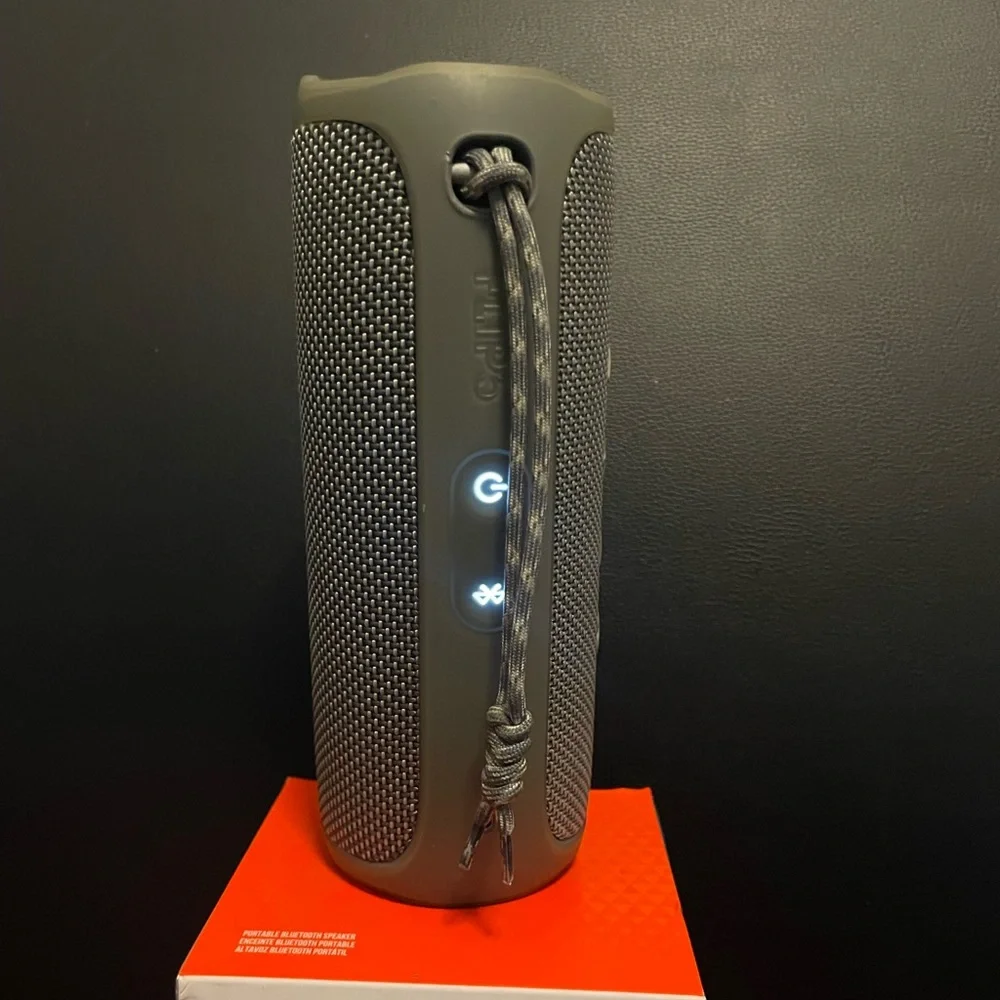 JBL Flip 5 Speaker Lightly Used (Open Box) - Picture 2 of 5